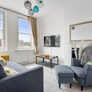 Stunning Gem Of Apartment Twickenham