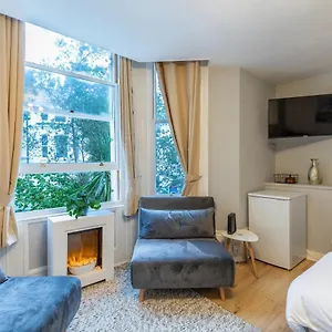 Sylish Studio Close To Station Apartment Brighton