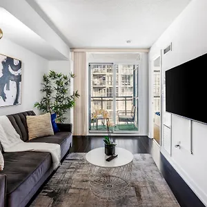 Upscale One Bedroom And Den With Parking Apartment Toronto